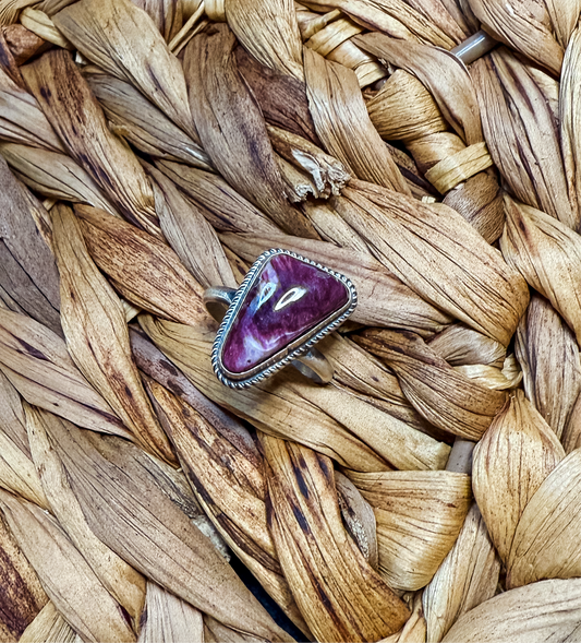 Purple Spiny Oyster Ring (Size 9)